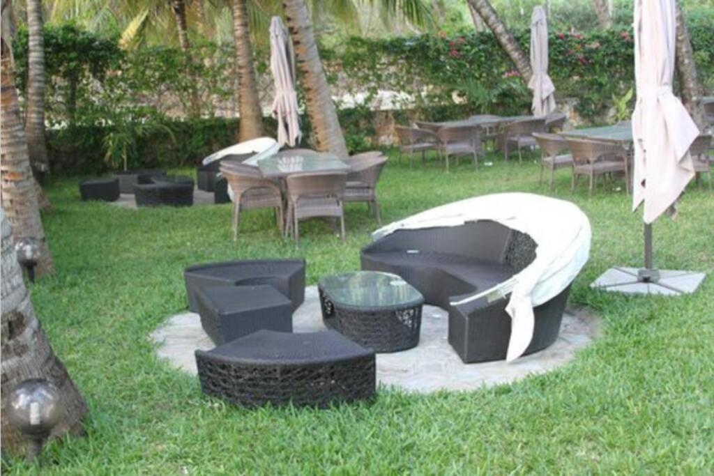 Cowrie Beach Haven Studio Apartment Mombasa Exterior photo