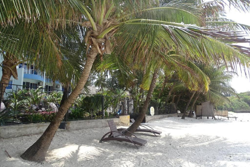 Cowrie Beach Haven Studio Apartment Mombasa Exterior photo