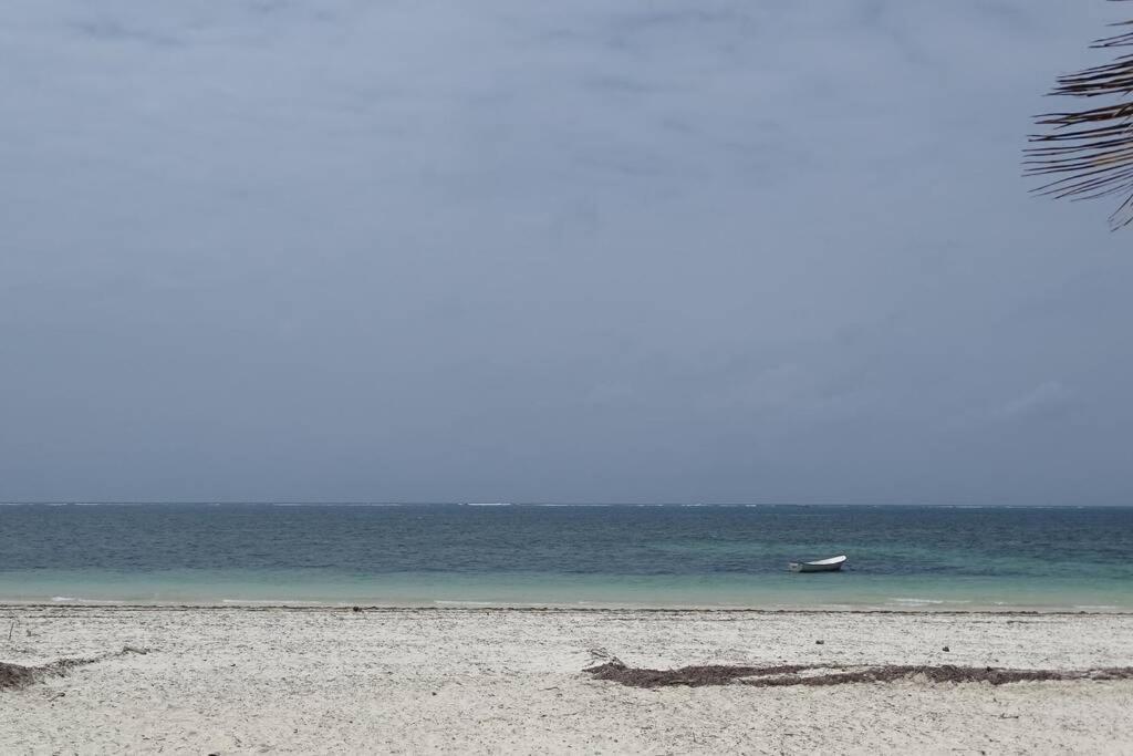 Cowrie Beach Haven Studio Apartment Mombasa Exterior photo